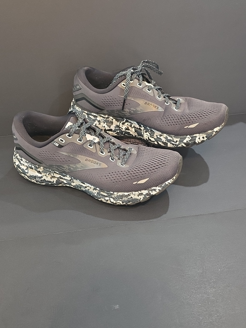 Brooks Ghost 15 Women's Shoes - Black with Speckled Midsole Size 12 D Wide
